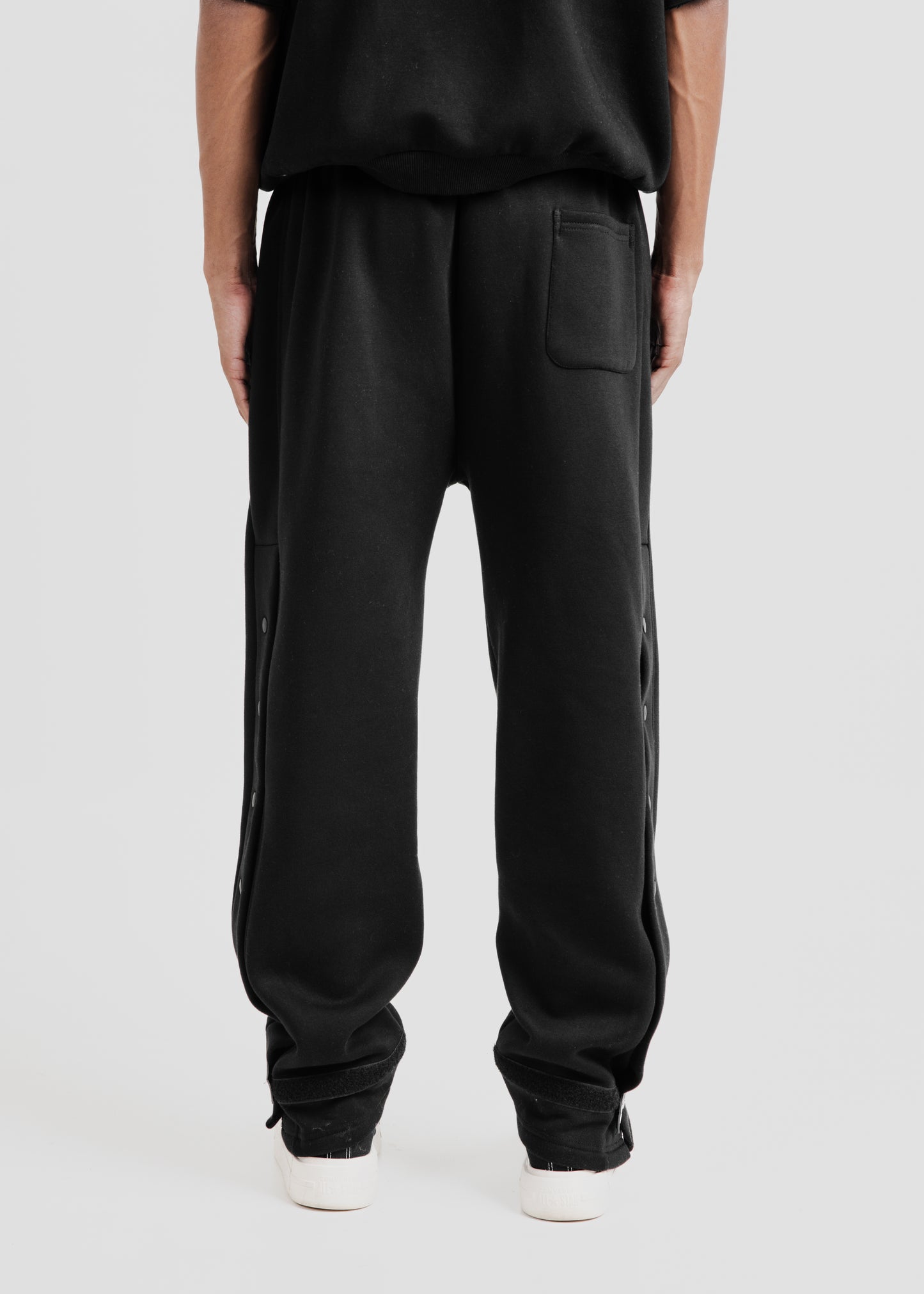 GENESIS SNAP BUTTON SWEATS