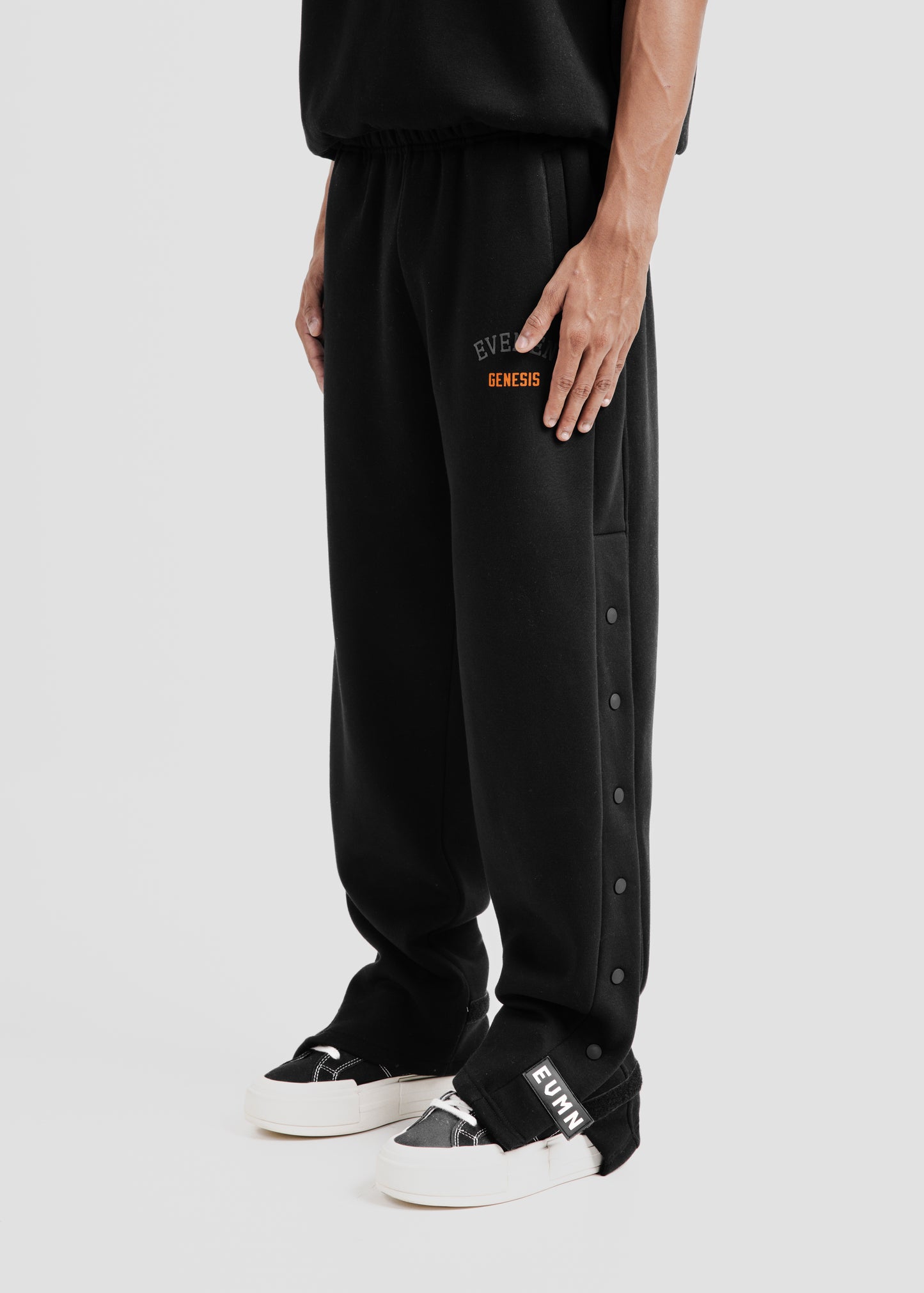 GENESIS SNAP BUTTON SWEATS