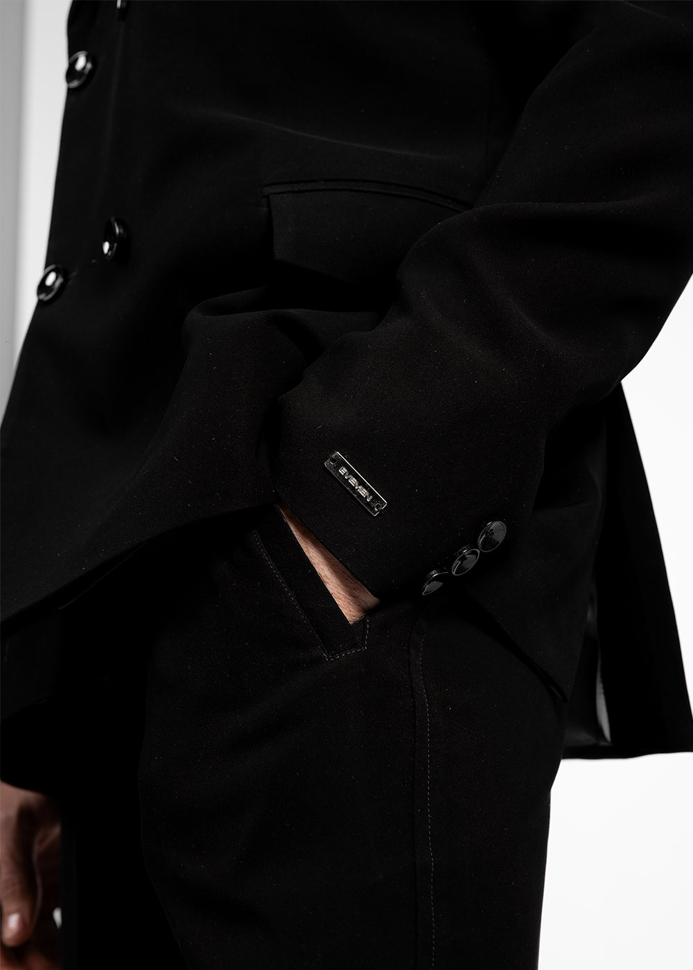 DOUBLE BREASTED BLAZER