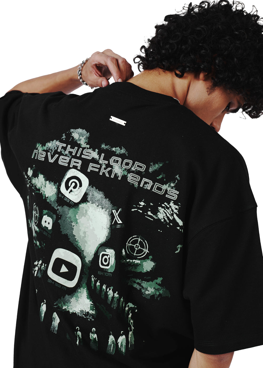Social loop T-shirt